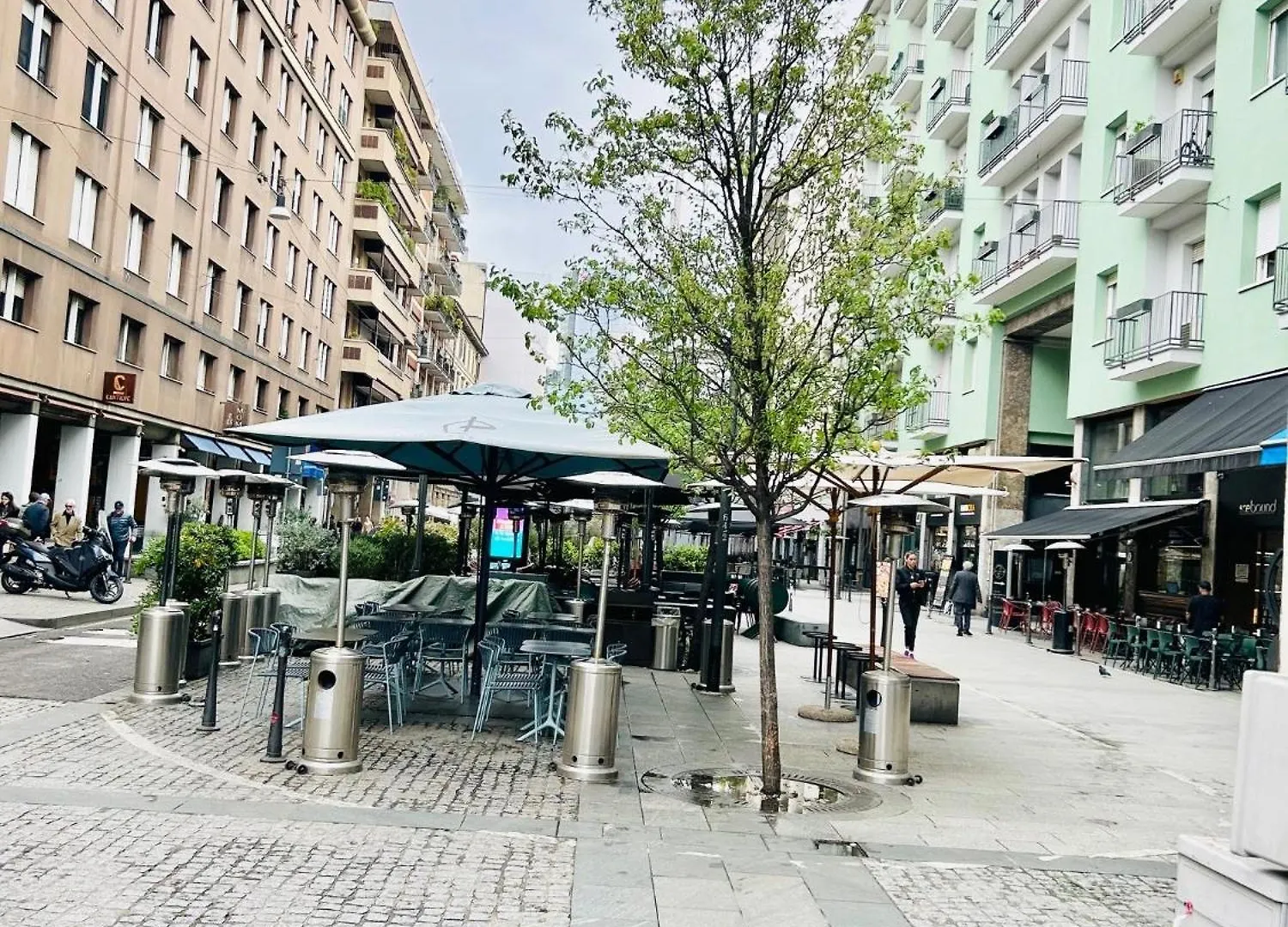 Moscova M2 - City Centre Milánó Apartman